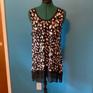 Black and White Light Tank